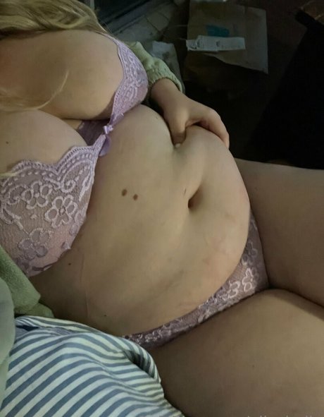 ellesbelly actress gallery