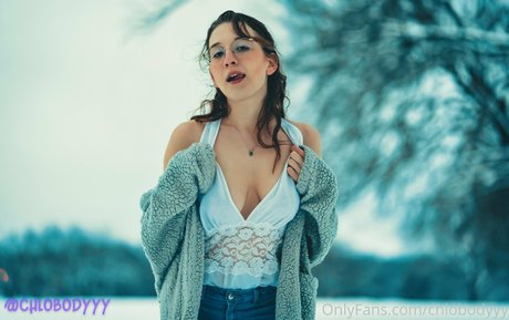 chlobodyyy star sexy pic