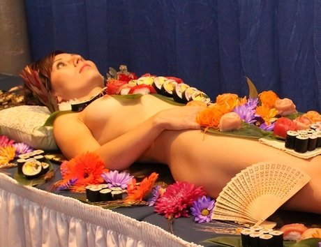 Dr Lindsey Doe star exclusive photos