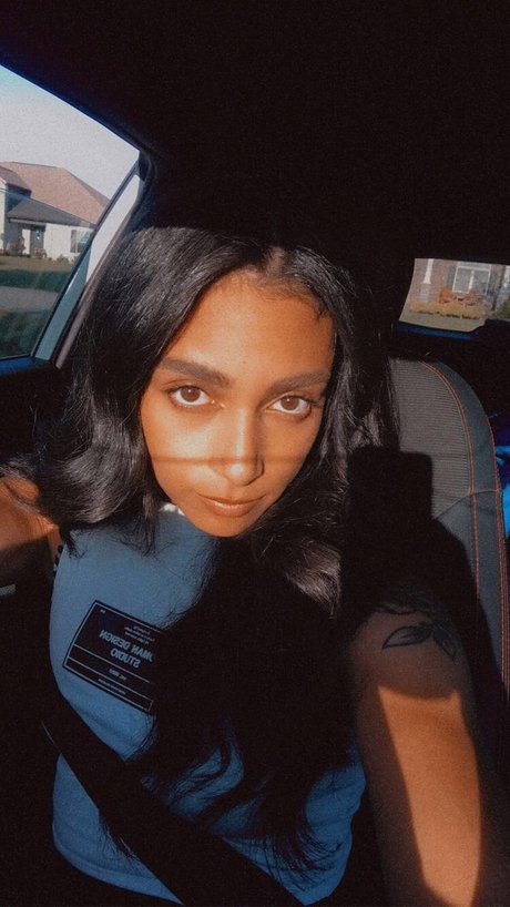 Dyani Bby high quality pornstar img