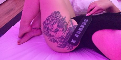 Goddess Divi pornstar naked photos