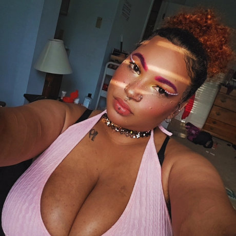 FKNLIIZZPRO uncensored hot star photo