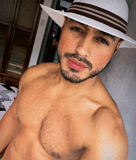 Cristian Su rez model pornographic images