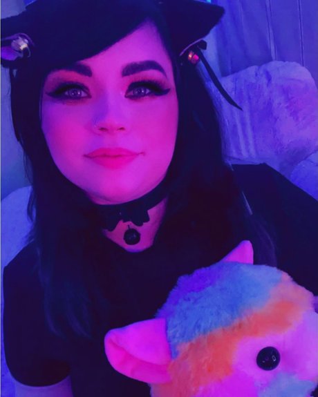 Storme Skye hd actress photos