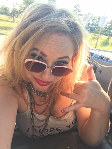 Chloena Starchild star perfect pic