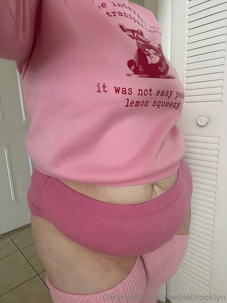 blowjob brunette onlyfans nude image