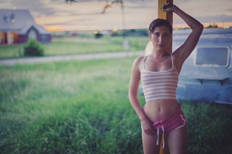 Brooke DuBose nude model img