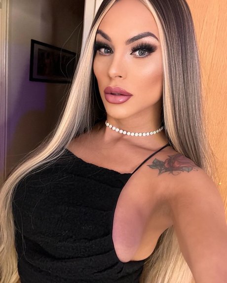 _HaileyCheery Phat DICK QUEEN model art pics