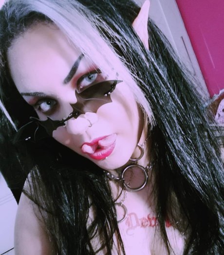 Noctem Free model porn pics