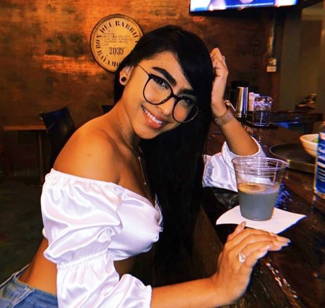 Alvna high quality model img