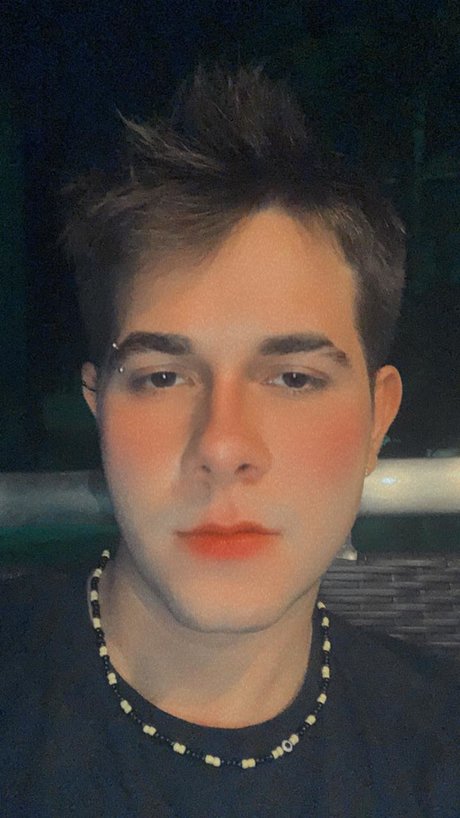 Henrique Suarez art model archive