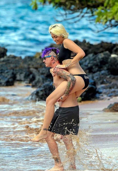 Paris Jackson pretty pornstar images