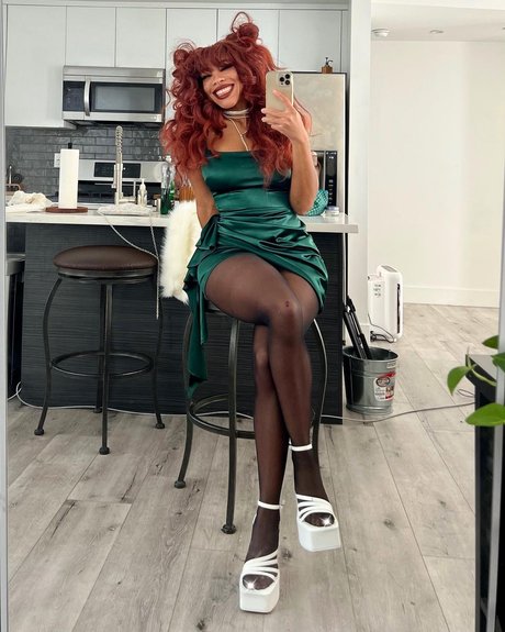 Kiera Please porn model pic