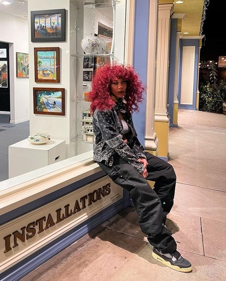 Kiera Please model free image