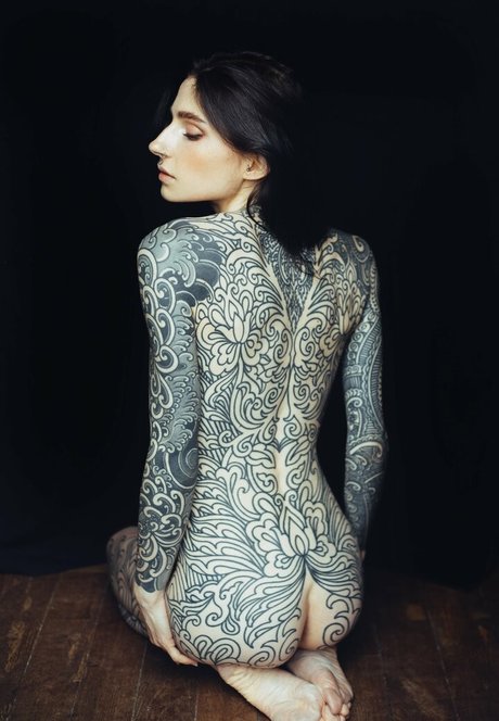 Noemie Doragon hot star galleries