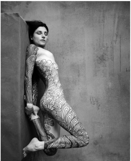 Noemie Doragon erotic model photo