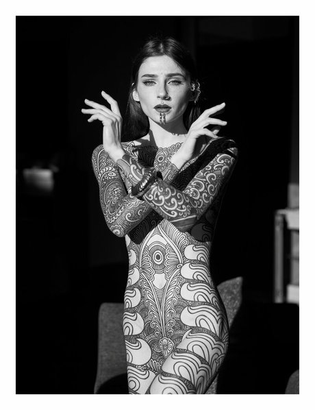 Noemie Doragon nude pornstar picture