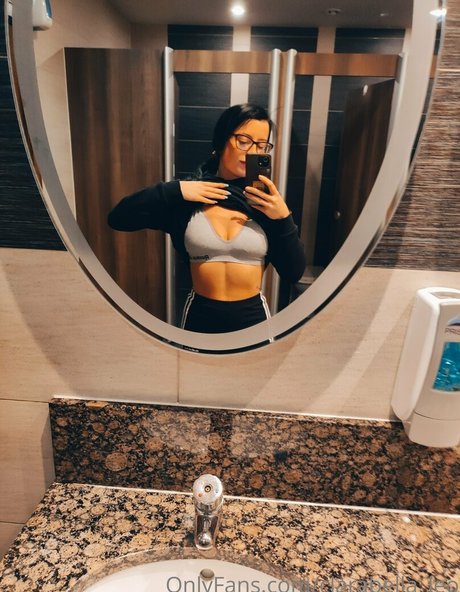 clarabella leo exclusive actress img