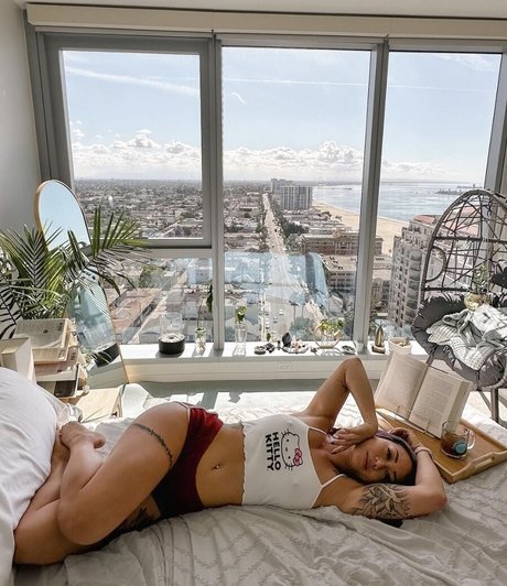 Cynthia Leu pornstar sexy photos