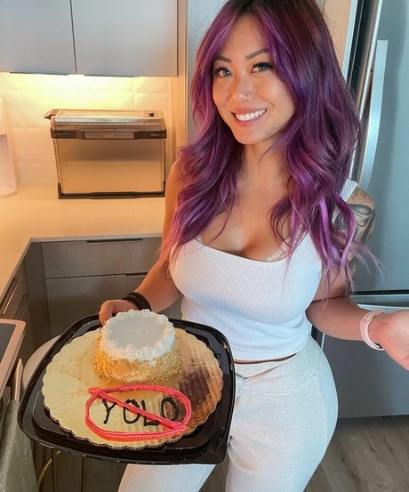 Cynthia Leu star galleries