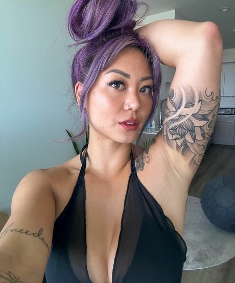 Cynthia Leu model adult photo