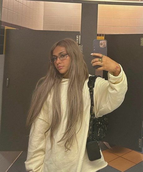 striptease onlyfans xxx image