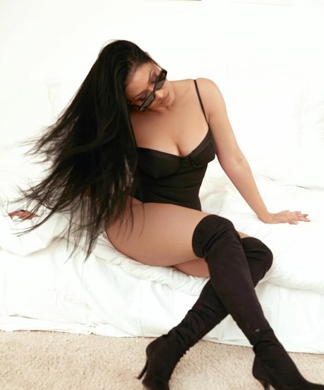 Simone E Simaria Profile Pic