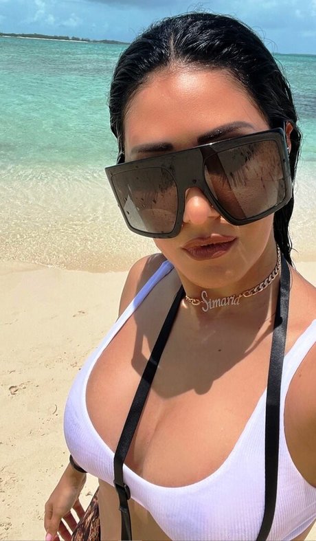 Simone E Simaria model top photos