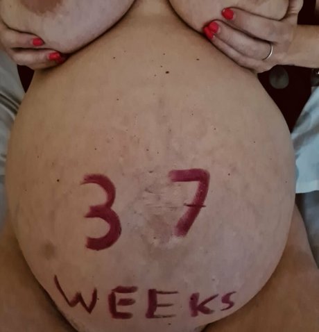 prettypregnant35 model porn photo