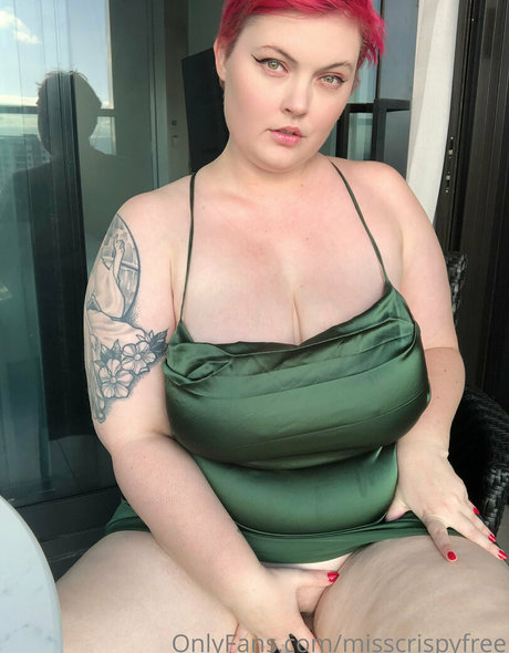 misscrispyfree model top images