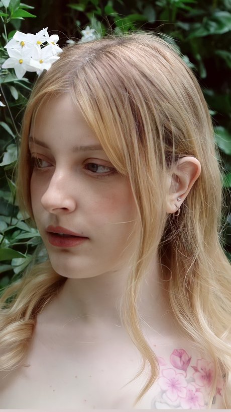 tan onlyfans sexy pic