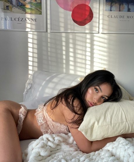 Melissa Estrella hot model photos