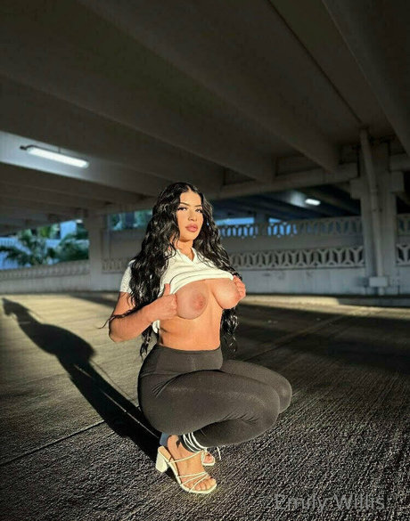 emilywillis18 pornstar images