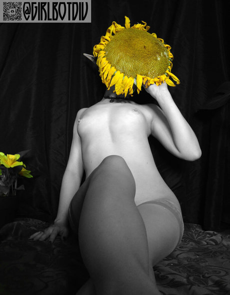 Girlbotdiv top actress galleries