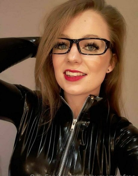 ashleymerwinfree star art photos