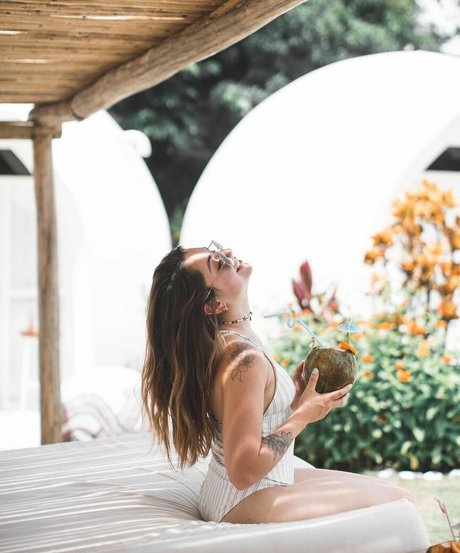 Roxane ASMR hd star image