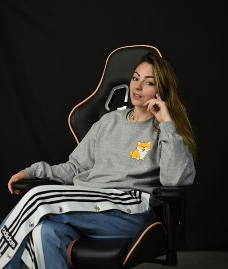 Roxane ASMR star erotic archive