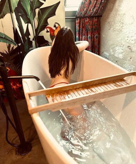 Roxane ASMR beautiful actress archive