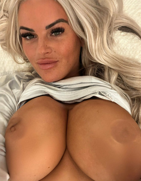 young onlyfans hot sex pic