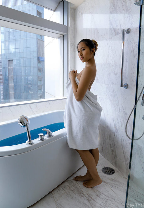 maythai perfect model image