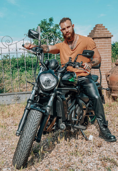 pervertmilan free pornstar picture