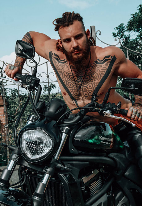 pervertmilan pornstar pretty pic