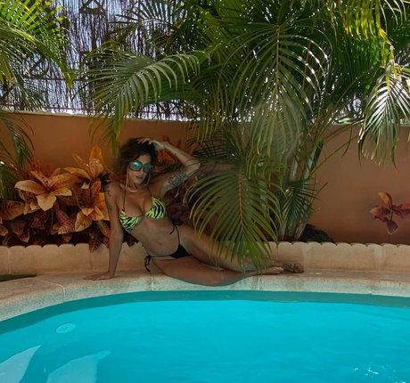 Lorena Castell naked pornstar gallery