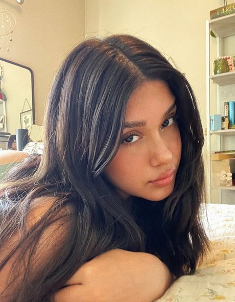 Cashslvt sex model picture