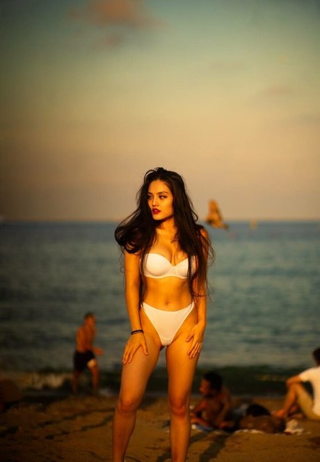 La Chinita naked actress pic