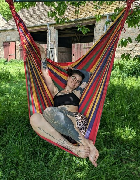 nataliewinz adult model pics