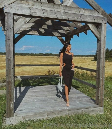 goddess kara pornographic model gallery