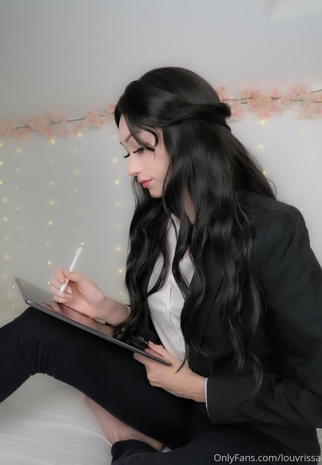 louvrissa model porn galleries