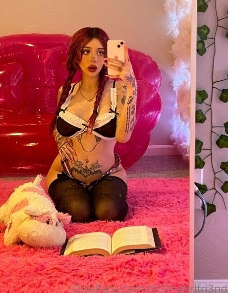 Meepmomentt pornstar erotic images