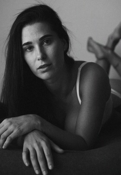 Laura Petard star best photo